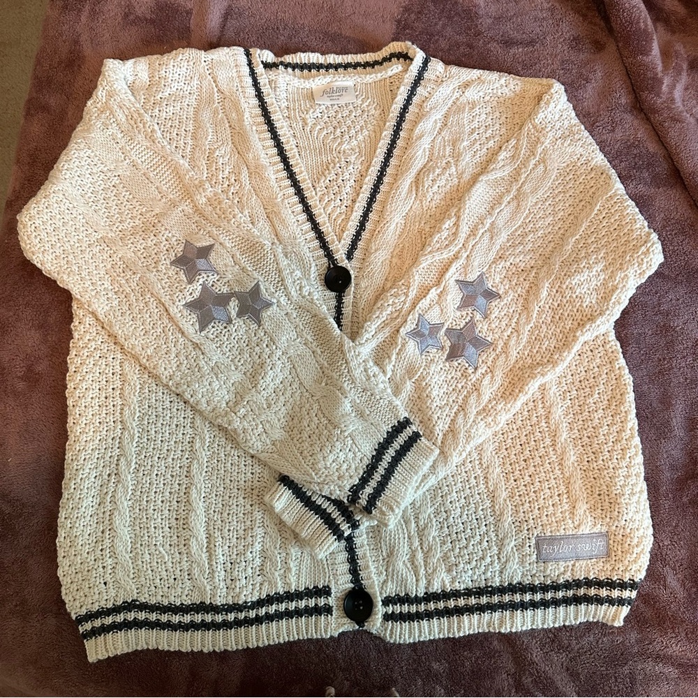 (SOLD) Taylor Swift Original Folklore Cream Cable Knit
Cardigan